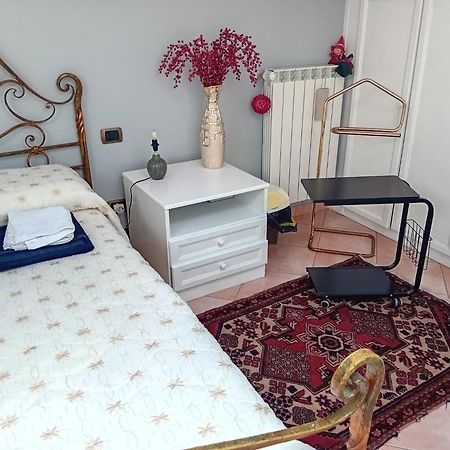 Domus Antonella Apartamento Acilia Exterior foto